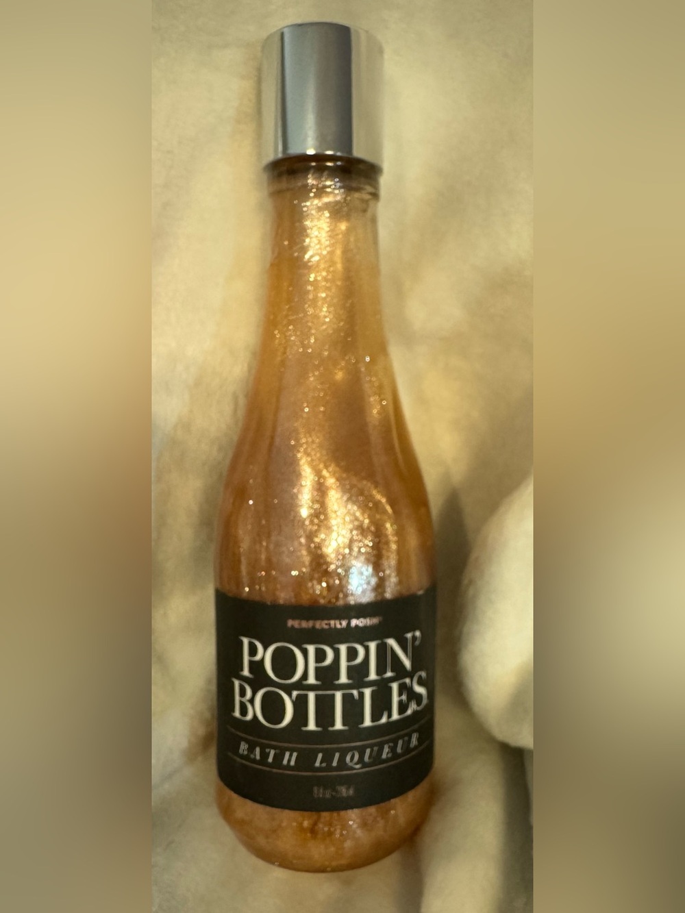 Perfectly Posh Poppin Bottles Bath Liqueur in Shimmery Gold NWT